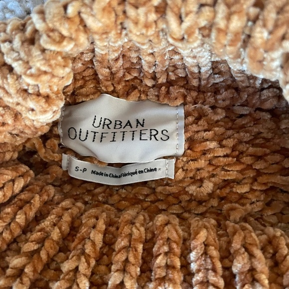 Urban Outfitters Cropped Eyelash Sweater - Picture 2 of 2